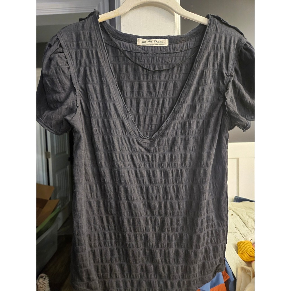 WE THE FREE Sugar Cube Tee Shirt Black V Neck Puff Sleeve Textured Medium